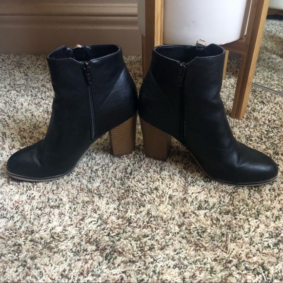 Cute Black Ankle Boot - Picture 2 of 2